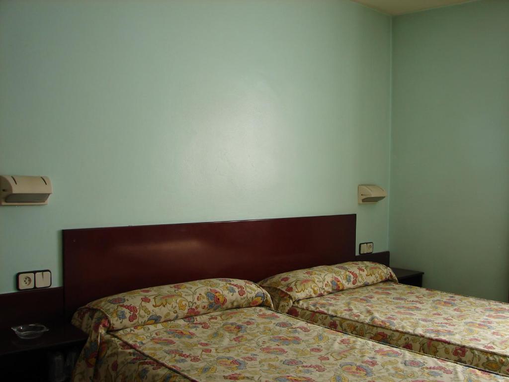 Hostal Del Ripolles Номер фото