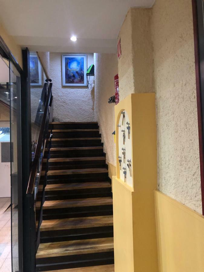 Hostal Del Ripolles Экстерьер фото