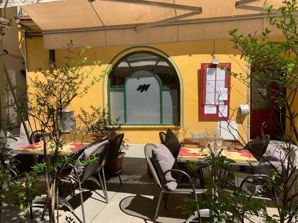 Hostal Del Ripolles Экстерьер фото