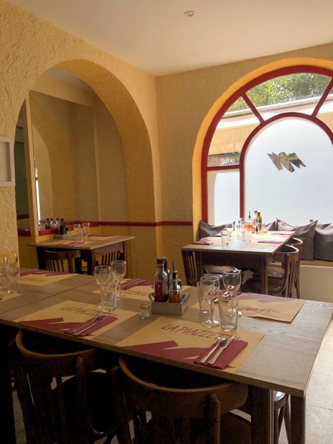Hostal Del Ripolles Экстерьер фото