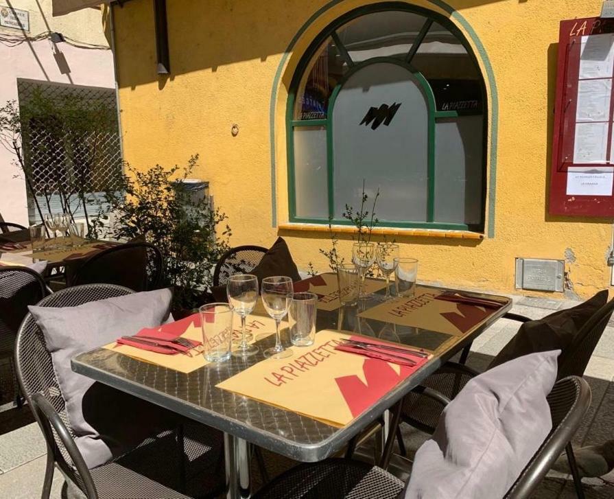 Hostal Del Ripolles Экстерьер фото